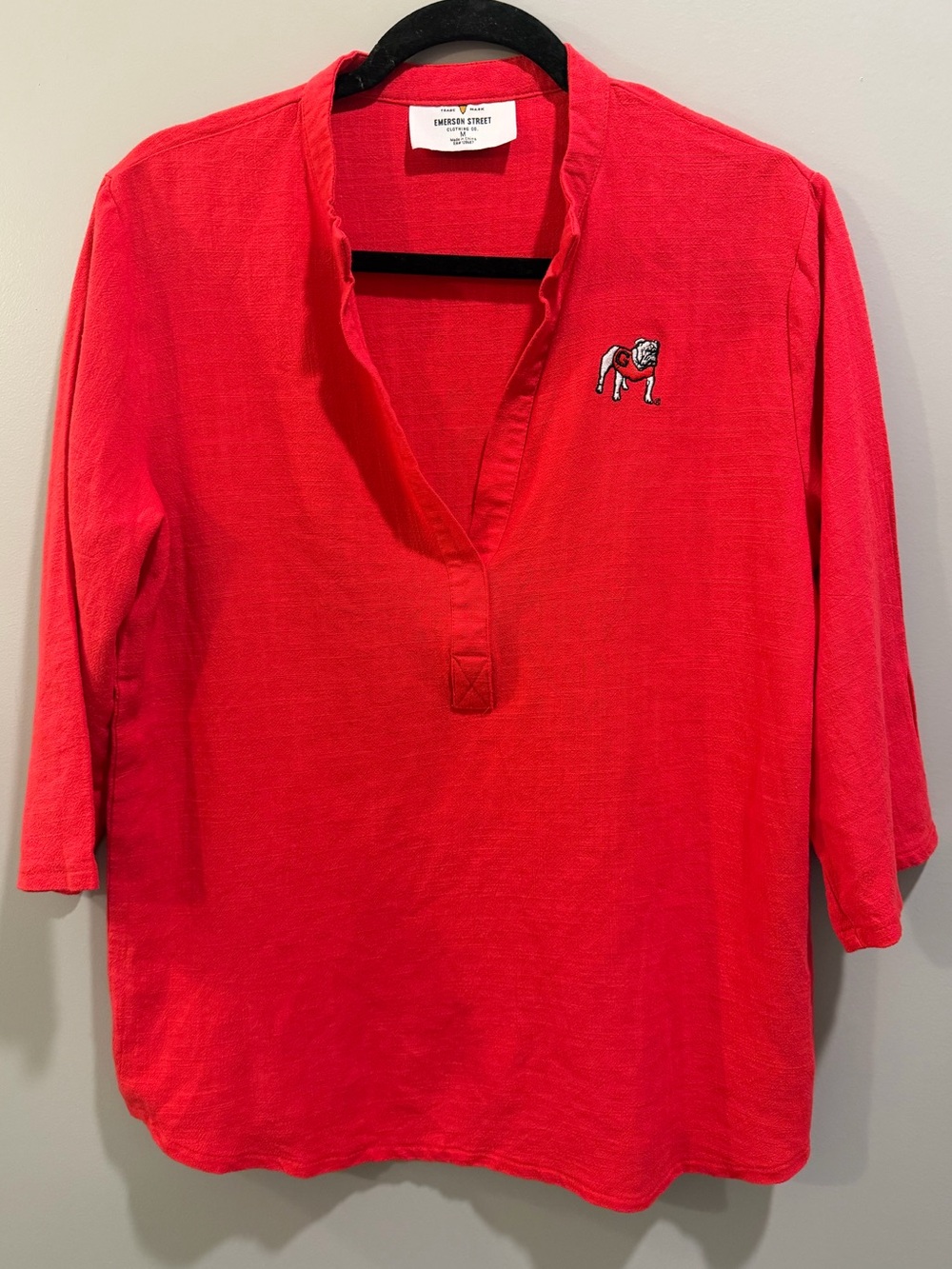Emerson Street University of Georgia Embroidered Logo Linen Blend Top M